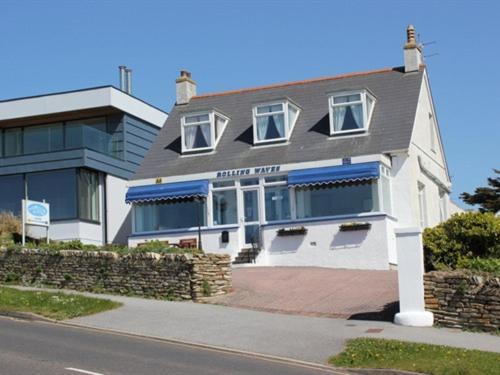 Guest house Rolling Waves 3*