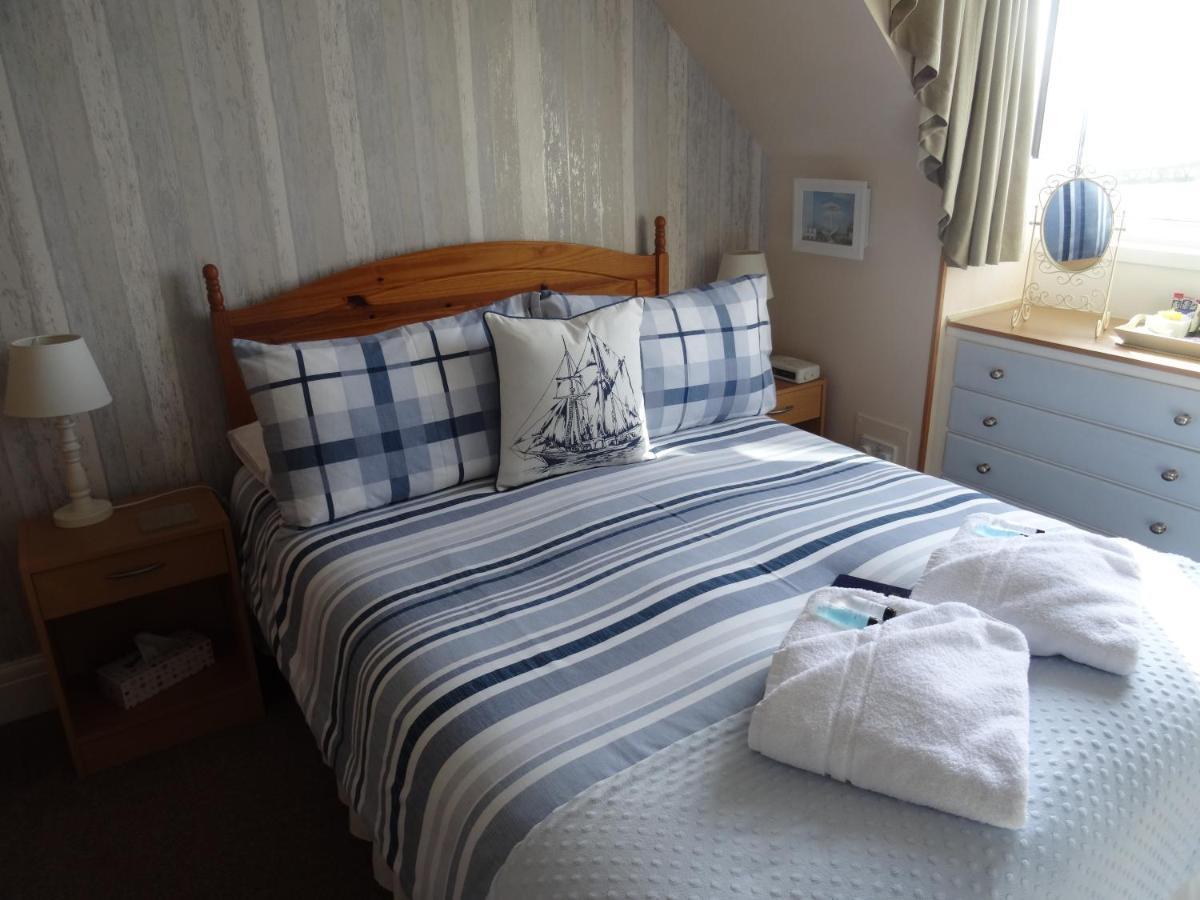 Rolling Waves 3* Newquay (Cornwall)