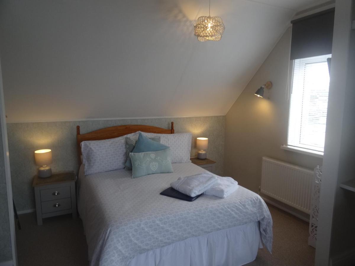 Rolling Waves 3* Newquay (Cornwall)